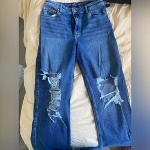 Hollister distressed jeans - SUPER CUTE